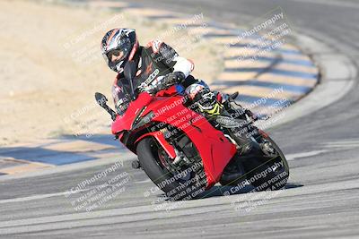 media/Dec-01-2025-Moto Forza (Mon) [[2daa91e15f]]/2-Intermediate Group/Session 2 (Turns 9 and 10)/